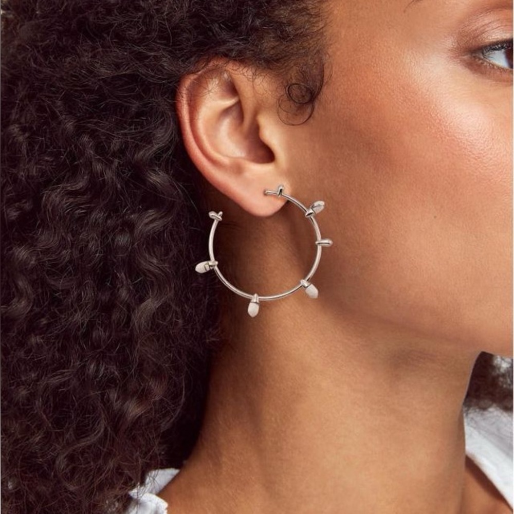 NWT Kendra Scott Freida Hoops In White Howlite